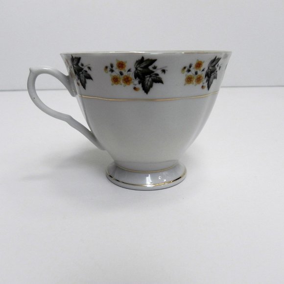 Collectable Vintage Yong Sheng Porcelain Cup & Saucer Black Leaf Yellow Flower - Picture 6 of 8